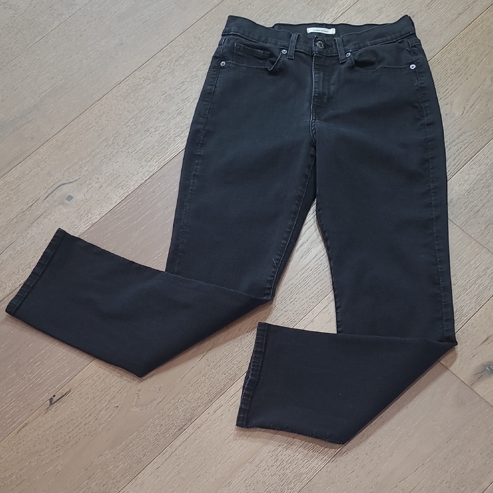 EUC Levi's Jeans Women's sz 8 Classic Straight Mid Rise Black Denim Jeans